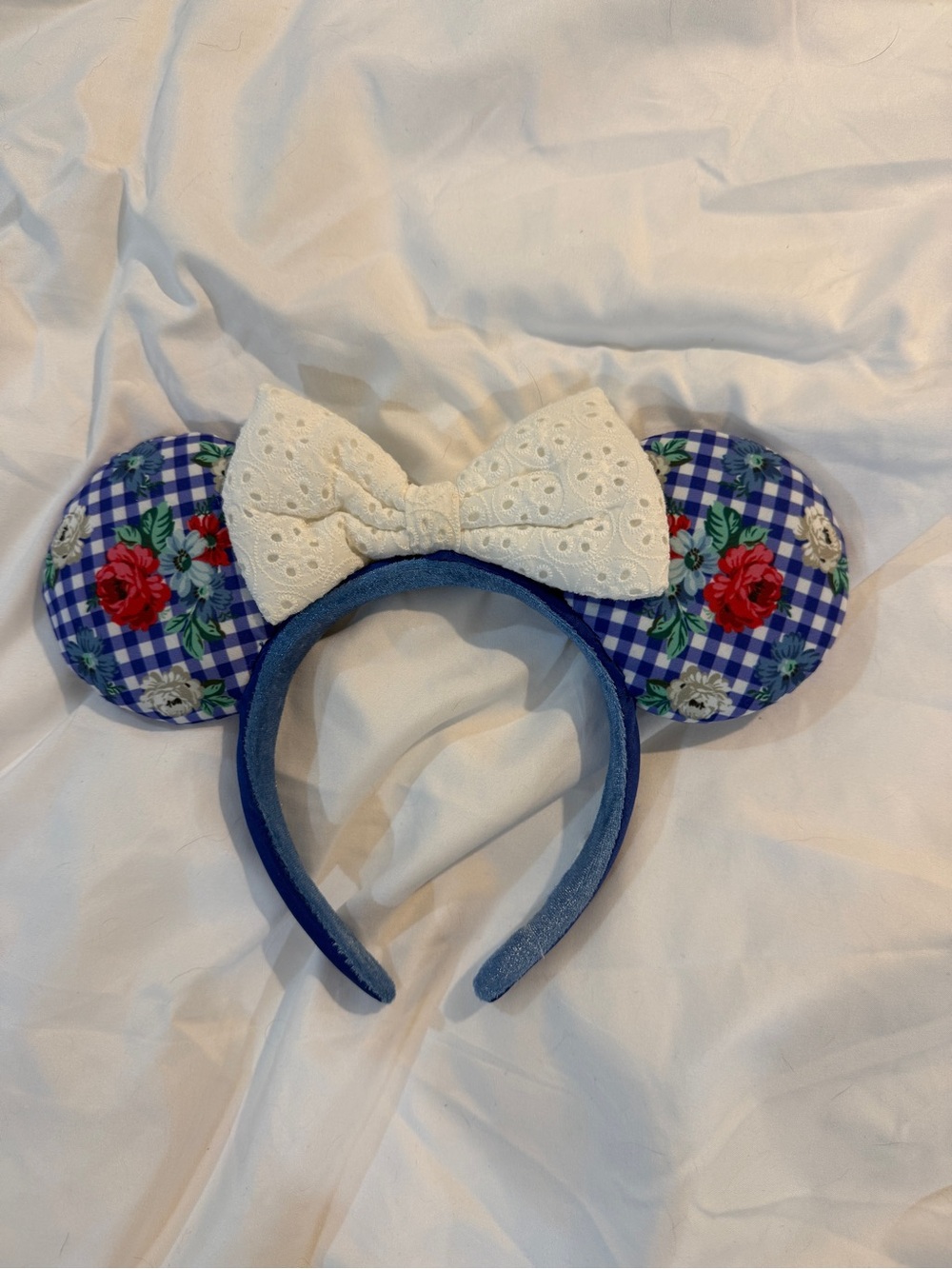 Disney world women’s Minnie Mouse ears🎀🦢 worn once